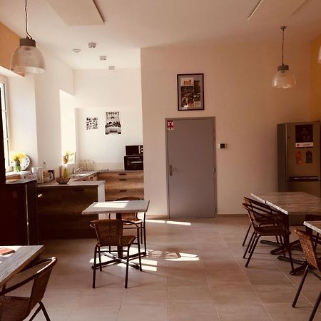 L'Auberge De トレニー エクステリア 写真
